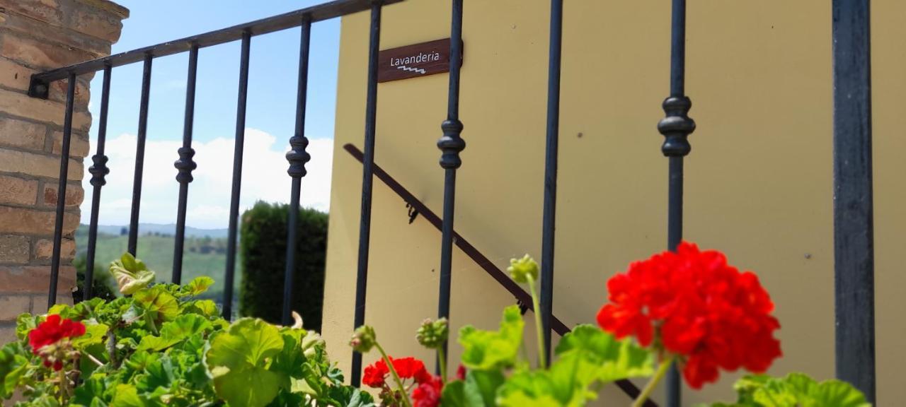 Agriturismo Tenuta Santa Maria Notaresco Buitenkant foto