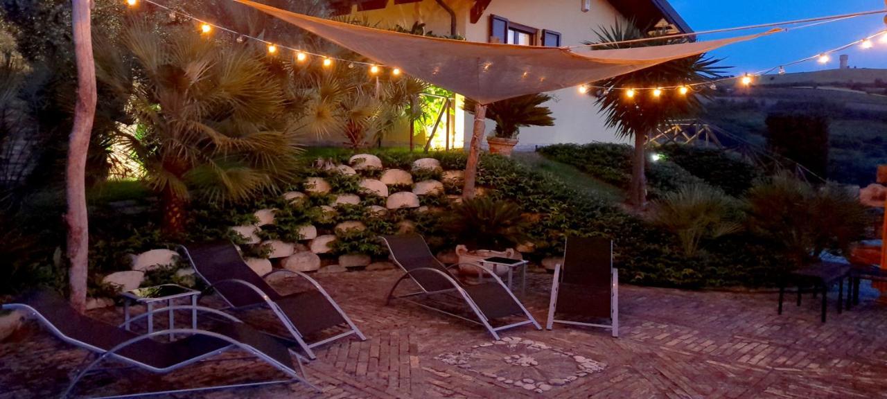 Agriturismo Tenuta Santa Maria Notaresco Buitenkant foto